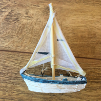 НОВА колекционерска фигурка / фигура  макет на рибарска лодка от резин, снимка 3 - Колекции - 45005094