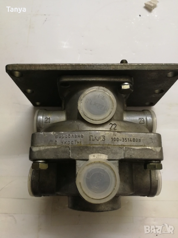 100-3514008 (AM) ЗИЛ, КАМАЗ, МАЗ 2-секционен спирачен кран, снимка 1