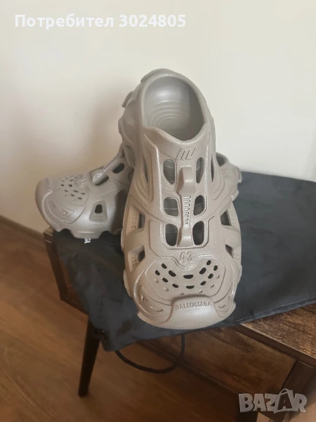 Balenciaga , снимка 1