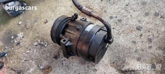 Компресор климатик 7700105765 R-134a Opel Vivaro 1.9CDTI-101к.с. - 150лв, снимка 2 - Части - 52639825