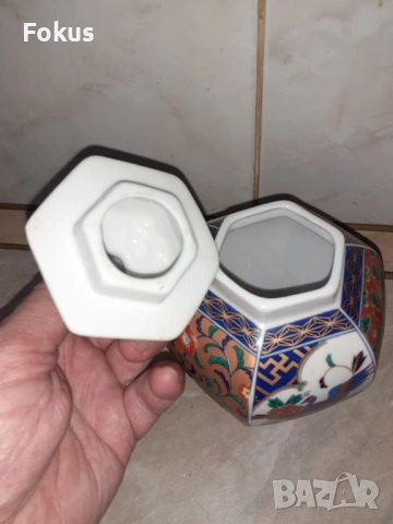 Прекрасен буркан с капак - японски порцелан маркировка, снимка 4 - Антикварни и старинни предмети - 53348343