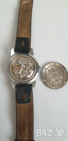 Часовник /"Кировски", снимка 5 - Антикварни и старинни предмети - 54139779