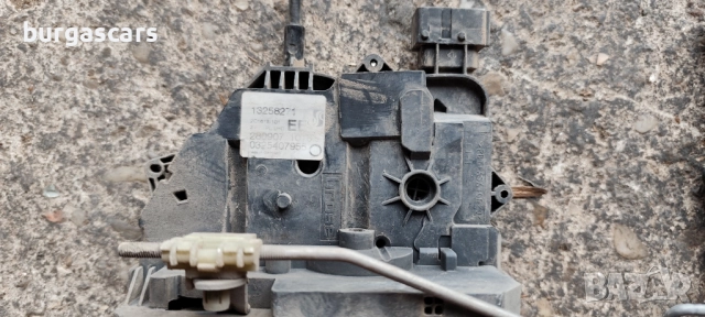 Брава предна врата лява дясна 13258274 / 13258271 Opel Corsa D- 70лв, снимка 4 - Части - 51847366