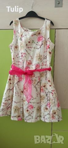 рокля Contrast 134 размер , снимка 1 - Детски рокли и поли - 45538983