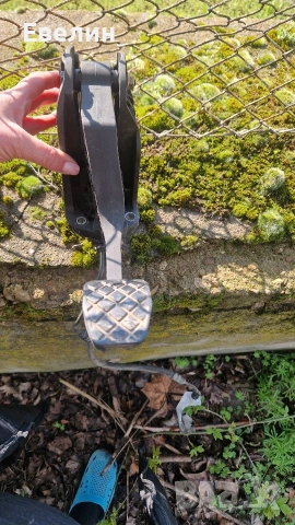 педал съединител от VW Touran 2006г