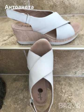 Дамски сандали Clarks, снимка 2 - Сандали - 51100097