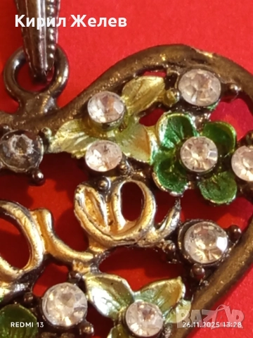 Висулка с форма сърце ❤️ с емайлирани цветя, кристали и надпис LOVE 52204, снимка 4 - Колиета, медальони, синджири - 52547912