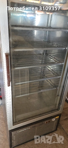 Фризерна витрина