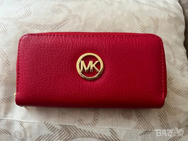 Малиново червено дамско портмоне Michael Kors