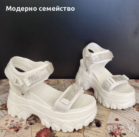 Дамски летни сандали в бяло на платформа , снимка 1 - Сандали - 46404282