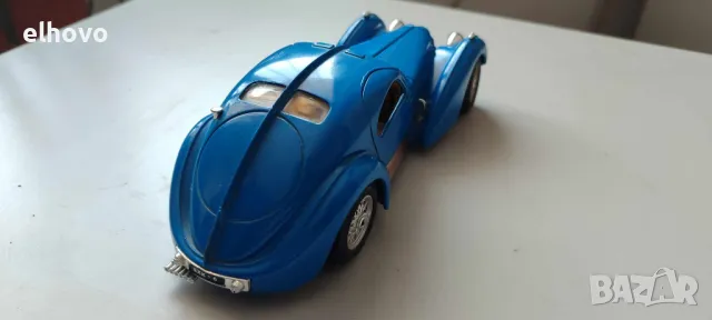 Метална количка Bugatti Atlantic(1936) Burago 1/24, снимка 5 - Колекции - 47141477