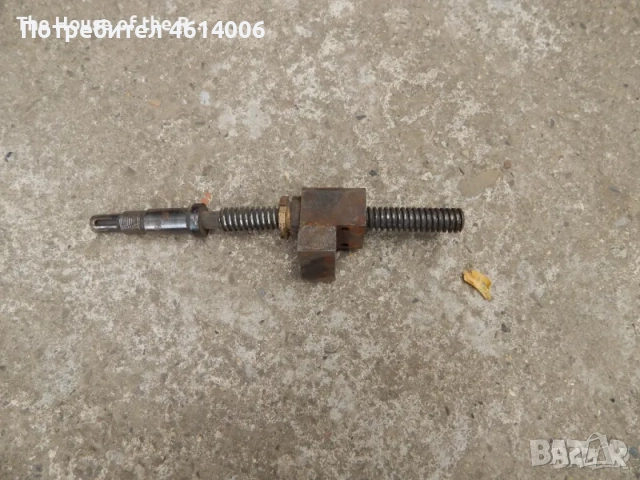 Винт за напречен супорт за струг , снимка 2 - Стругове - 51948963