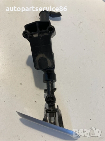 Помпа за миене на дясна фар Сребрист за Volvo C30 1.6 TDI (2012) , снимка 3 - Части - 54124227