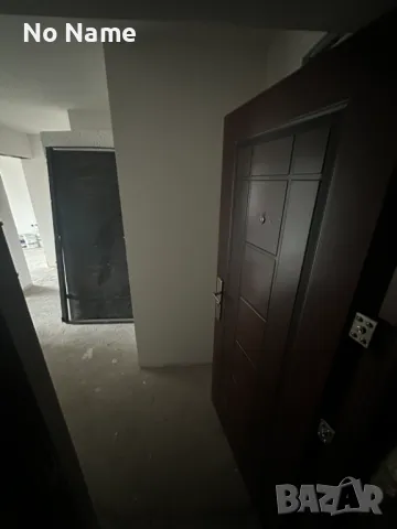 Продава 3-стаен апартамент БЕЗ БРОКЕРИ, снимка 2 - Апартаменти - 49696090