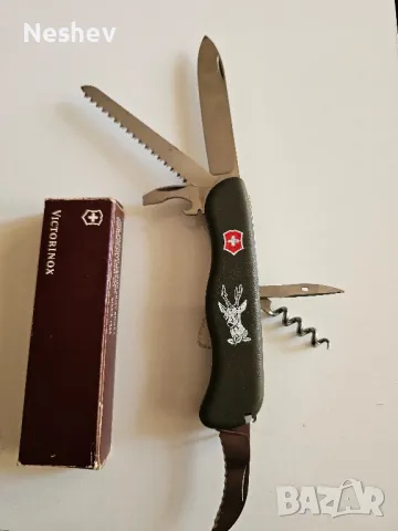  Victorinox Hunter 111mm като нов с кутия, снимка 1 - Ножове - 47820618