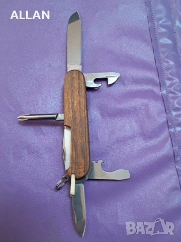 Продавам джобен сгъваем нож Victorinox Tinker/ Викторинокс с дървени чирени, снимка 2 - Ножове - 53442840