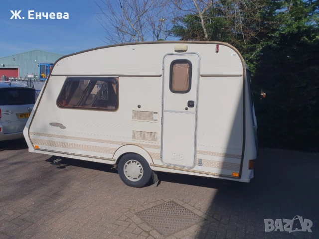 Каравана SWIFT, къса за двама човека, снимка 17 - Каравани и кемпери - 53934142