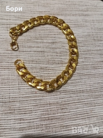 Гривна от неръждаема стомана.