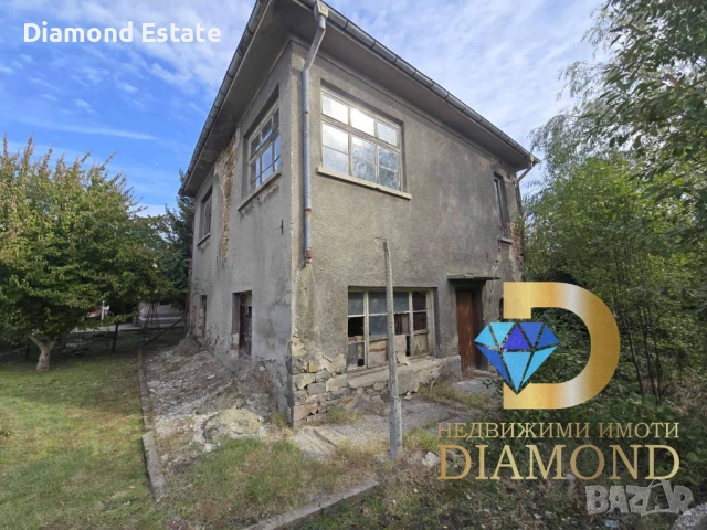 Двуетажна къща в град Меричлери