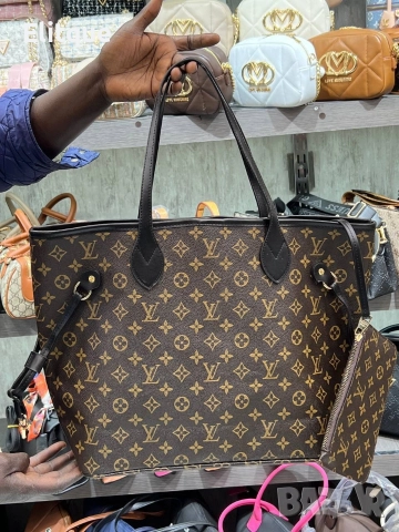 чанти Louis Vuitton , снимка 3 - Чанти - 52940408
