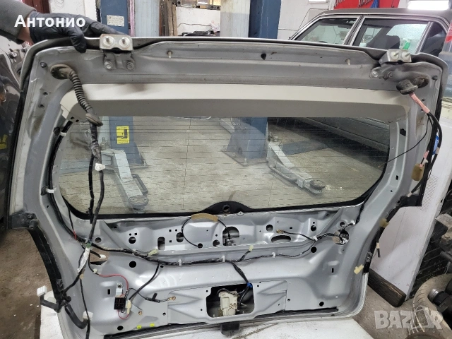 капак субару аутбек 2005г , снимка 2 - Части - 54151833