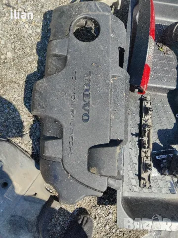 капак двигател volvo D5