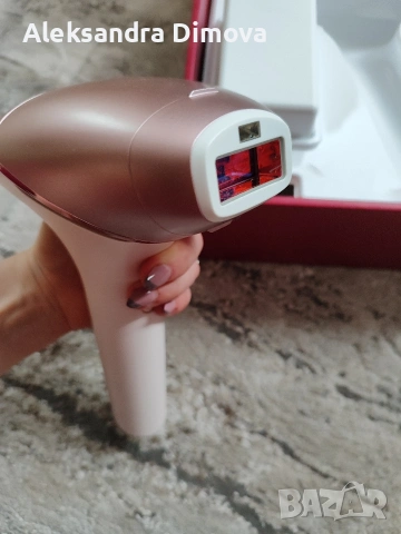 Фотоепилатор IPL Philips Lumea Seria 9000 BRI958/00, снимка 2 - Други стоки за дома - 53851521