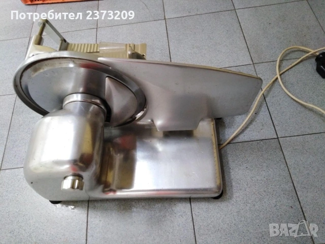 Професионален слайсер / резачка Бизерба модел Р704