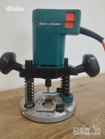 Оберфреза Black& Decker 