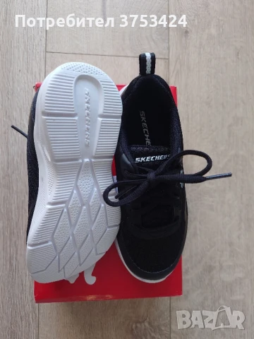 Маратонки Skechers, снимка 3 - Детски маратонки - 50590994