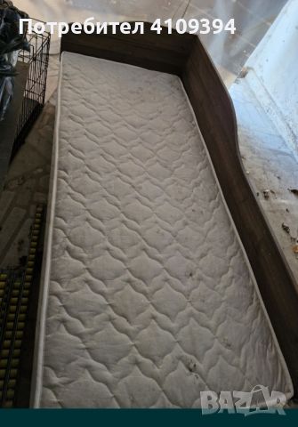Еденично легло с повдигаш се механизъм и матрак, снимка 1 - Спални и легла - 45913489