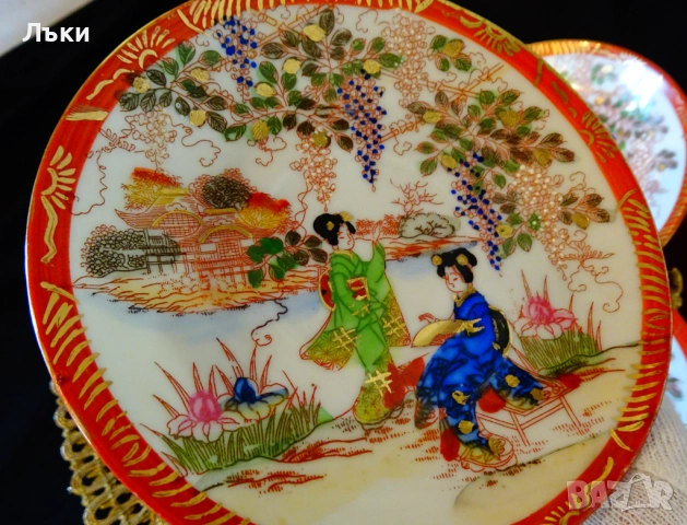 Японски порцеланови чинии,гейши,злато. , снимка 3 - Антикварни и старинни предмети - 52806643