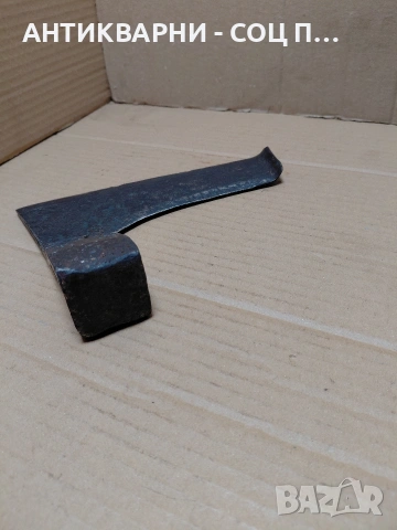 Соц Стара Ръчно Кована Брадва Кривица 0.700кг. НОМЕР 1557., снимка 4 - Антикварни и старинни предмети - 54084046