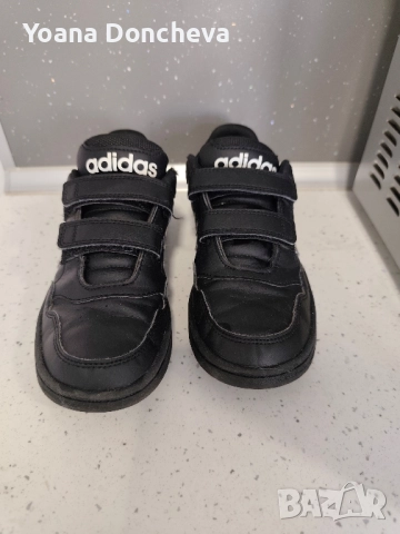 маратонки Адидас 33.5 номер, снимка 3 - Детски маратонки - 51894334