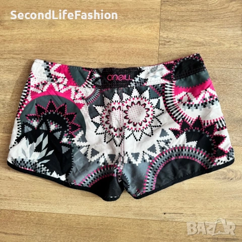 Дамски къси панталони O’Neill размер M-L двулицеви плажни , снимка 3 - Къси панталони и бермуди - 53910249
