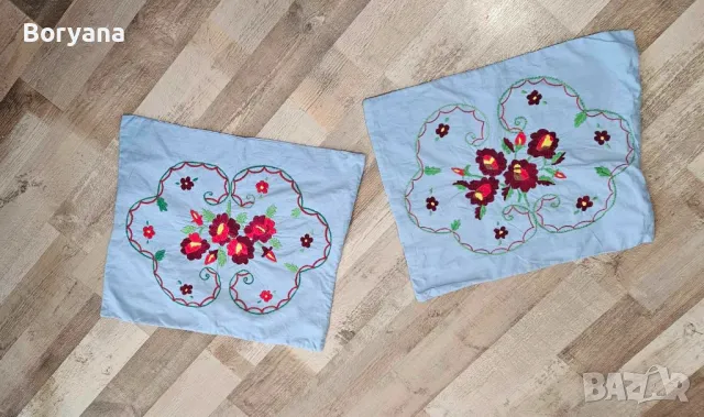 две калъфки за декоративни възглавници в синьо