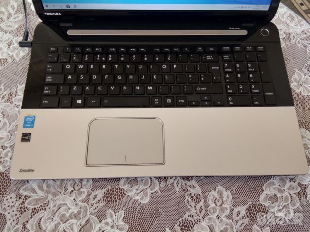 Лаптоп Toshiba Satellite L70-B, снимка 5 - Лаптопи за дома - 46127669