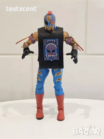 Екшън фигура WWE Rey Mysterio Mattel Elite играчка Рей Мистерио + cloth, снимка 9 - Фигурки - 48447635