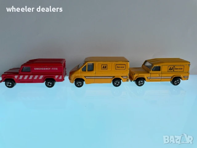 Метални колички Corgi Land Rover, Ford Transit, снимка 2 - Колекции - 50835246