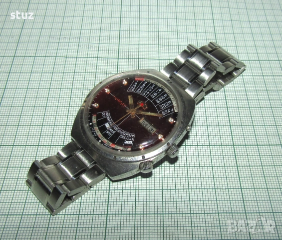 Часовник Orient с вечен календар, снимка 3 - Антикварни и старинни предмети - 54044367