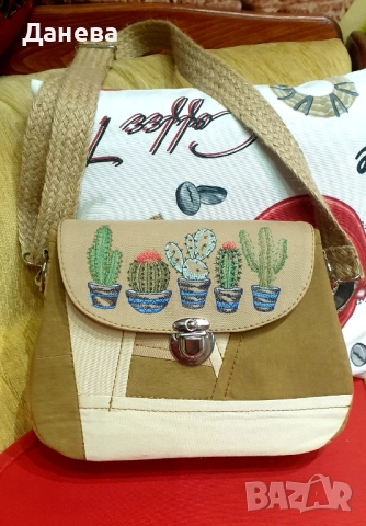 Дамска чанта от плътен плат с бродерия 