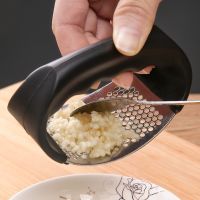 Ръчна преса за чесън от неръждаема стомана, снимка 2 - Аксесоари за кухня - 45799777