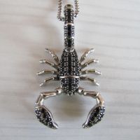 Мъжки сребърен медальон "Скорпион с цирконии", снимка 2 - Колиета, медальони, синджири - 45811192