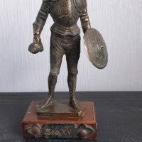 Бронзова ,масивна статуетка на рицар "Sec.XV", снимка 2 - Антикварни и старинни предмети - 45127666