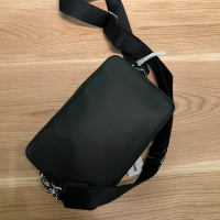 Нова унисекс кожена чанта Karl Lagerfeld, снимка 5 - Чанти - 44996459