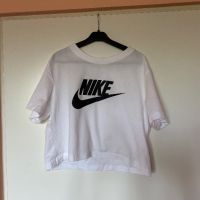 Продавам чисто нова тениска на марката Nike., снимка 1 - Тениски - 45299859