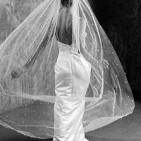 Булчински воал с перли, 2 метра, цвят ivory, Було, снимка 2 - Сватбени рокли - 45586845