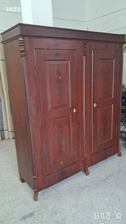 Антикварен гардероб за връхни дрехи, снимка 1