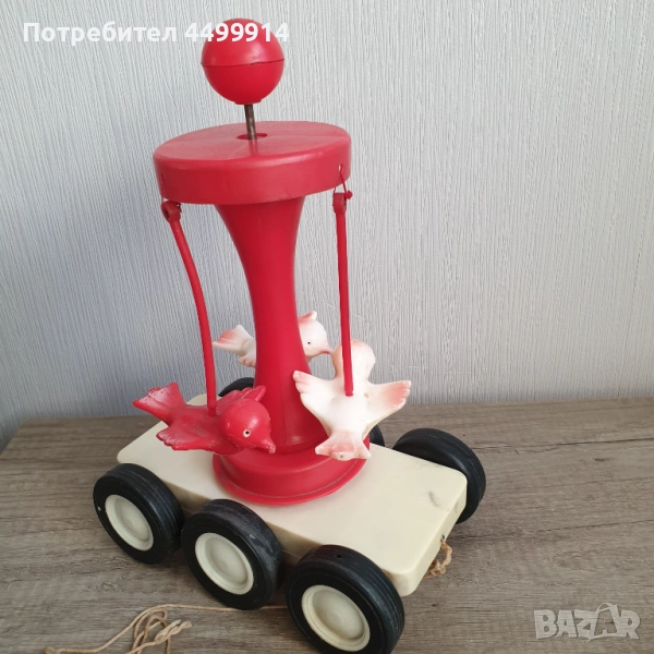 Соц детска играчка летящи птици на колела, снимка 1