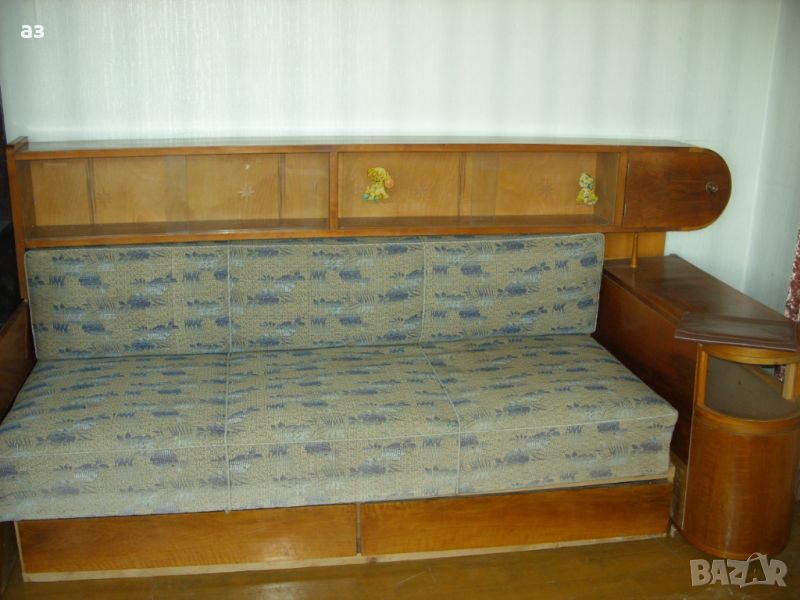 Ретро масивен диван с витрини и шкаф, снимка 1